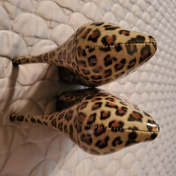 Womens Sz 7 Bordello Cheetah Print Platform Pump - Picture 4 of 4